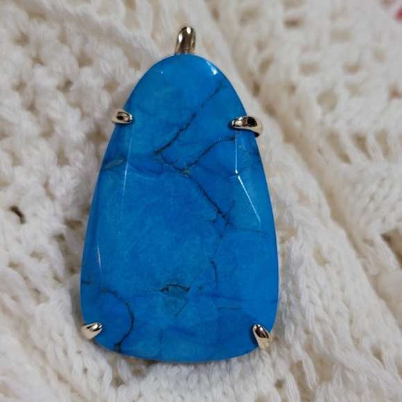 Custom Kendra Scott Stone with Pendant Howlite - Picture 6 of 9